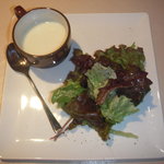 Bar Dondada - ランチサラダ、スープ