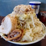 かじろうramen7 - ラーメン小、切れ子入り、野菜マシマシ。最高のあぶら