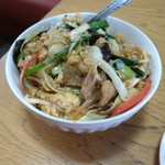 昇龍 - 半肉入り玉子丼