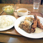 レストランBON - 生姜焼きとエビフライの洋食セット