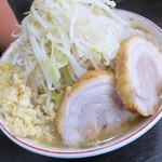 ラーメン二郎 - 小ラーメン＋ニンニク多め野菜