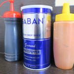 ラーメン二郎 - 卓上調味料