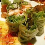 パスタ＆オムライス サマサマ - samasama　えびとサーモンのベトナム風生春巻き（680円）