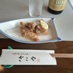 ざこや - オコゼの唐揚げ：一品＋贅沢ビール