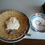 ざこや - ざる豆腐（ｱﾂｱﾂ）