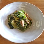 職人館 - 山菜を練り込んだパスタ みゆき豚とともに