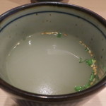 やきとり お㐂樂 - 親子丼に付く鶏スープ