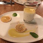 レストラン エイタブリッシュ - レモンのティラミス。乾燥レモンが意外とうまい