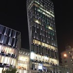 レストラン エイタブリッシュ - 帰りに見つけた変な形のビル