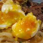 手造りうどん 楽々 - 玉子天は半熟のトロトロ