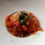 サーラ アマービレ - タコツェッテ　子羊のサルシッチャと白いんげん豆のアッラビアータ