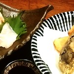 いざけ屋ひなた - 天プラ（カキ3つ、茄子、かぼちゃ、さつまいも）＆お造り（鯛、カンパチ、サーモン）