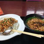 福満楼 - ラーメンセット¥918(込)
            台湾ラーメン+南蛮チキン飯