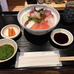 旬菜鮮たつみ - 海鮮丼（並）