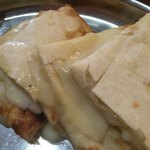 Indian restaurant Shakti - チーズナン