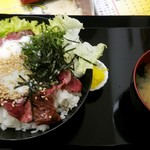 ドンブリ アサダ - ステーキ丼（並）890円