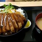 ドンブリ アサダ - ビフカツ丼（並）790円