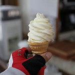 くろひめ亭 - ソフトクリーム（白桃）