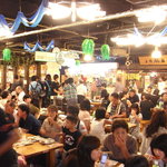 明神丸 ひろめ市場店 - 明神丸前のフードコート的なエリア