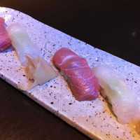 ゼックスウエスト ザ バー - 【Sushi】
                  ・中トロ　
                  ・真鯛　
