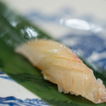 三笠鮨 - 播州明石（はりまのくにあかし）眞鯛（まだひ）