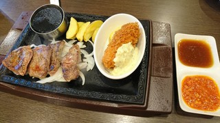 Suteki Gasuto - カットステーキ＆蟹クリームコロッケ