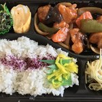 三連水車の里あさくら 食工房 カネキチヤ - 酢鶏弁当 ４５０円