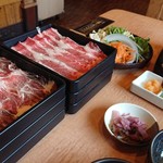 Shabushabu Sukiyaki Dontei - 牛カルビ・豚ロース 食べ放題ランチ