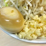 自家製ラーメン大者 - ニンニクと半熟味玉【料理】 