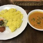 ビジービー - チキン・サヒコルマ のランチ