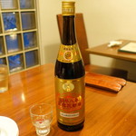 楽山 - 8年紹興酒ボトル2,890円