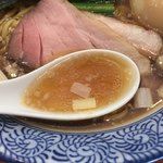 麺処ほん田 - 中華蕎麦のスープ