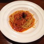 イタリア料理＆バール たんと - ニンニクたっぷりトマトパスタ