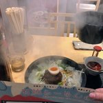 石焼らーめん 火山 - ものすごい勢いで湧き出すパフォーマンス