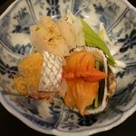 蓬左茶寮 - 向附:赤貝、平貝、鯛のお造り