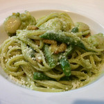 RADICE - いたや貝とインゲン豆のジェノベーゼのアップ