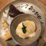 bistro アナログ舎 - 手造りデザート盛り合わせプレート 食べログクーポン利用（サービス）。