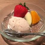 二条城ふる田 - 水物(イチゴ他の果物と、イチゴのアイス)