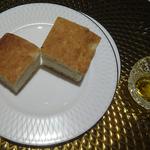 鉄板ダイニング皇 - 自家製フォカッチャ（ローズマリー）