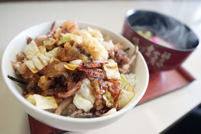 立喰いそば・うどん 花ちゃん>