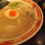 やわらかいのにメリハリ豊かで走る！響く！ 　どっしり重厚なのに食べ心地快活！ 　ガツンと大胆なのにキツさがない。 　パーフェクトなバランス感！