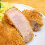 とんかつ燕楽 - ロースかつ 断面