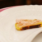 ペレグリーノ - ハムと自家製パイ麦パン