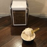 ジェラテリア アクオリーナ - セイロンシナモン ムー・ラベンダー 和栗の3種盛り（630円）税込