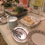 アクバル - ビュッフェコーナー２。パパド