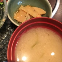 かみいし - 味噌汁と筍の小鉢
