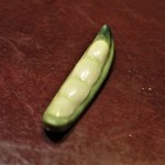 ちょっとよっ亭 - えんどう豆の箸置き