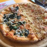 Famiri-Itarian Gasuparo - お好み焼きとジャコのピザ