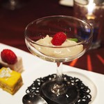 ブルガズ アダ - スイーツ