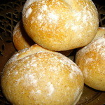 自家製天然酵母パン　１個１５７円